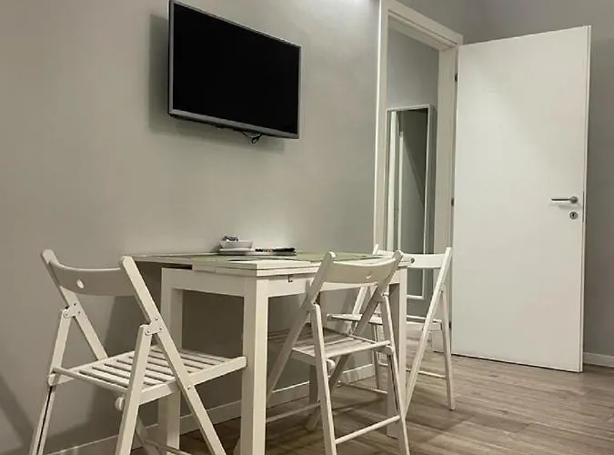 Jr Mm3 Repubblica -stazione-centro Direz- C3 Lejlighed Milano
