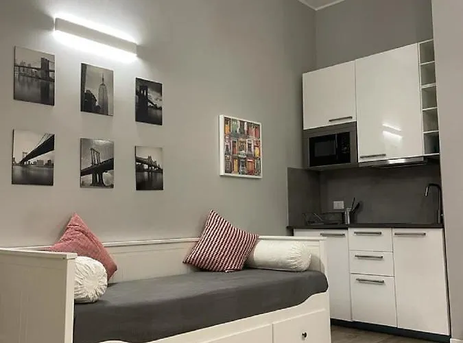 Jr Mm3 Repubblica -stazione-centro Direz- C3 Lejlighed Milano